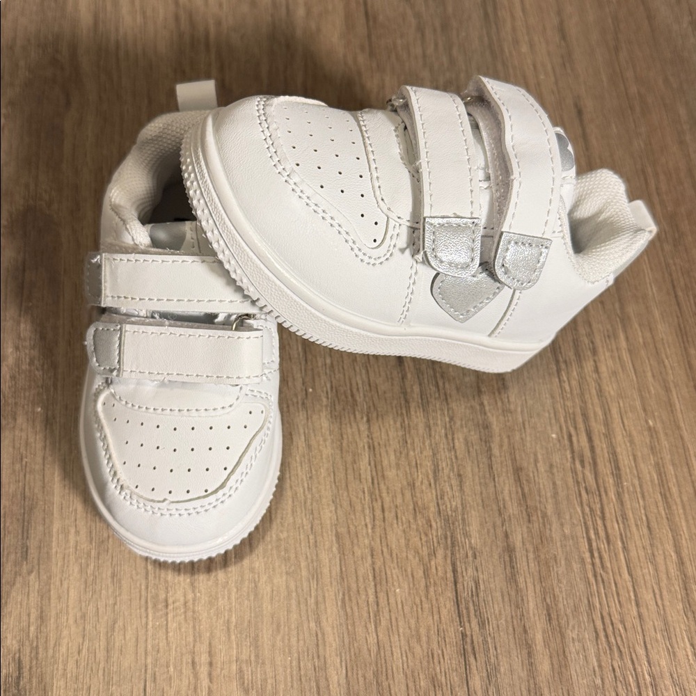 First Steps Baby girl Sneakers size‎ 4 with hook and loop Straps bright white